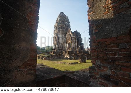Lop Buri ,thailand - November 25 , 2018 : Wat Nakhon Kosa Announced The Registration Of National Imp