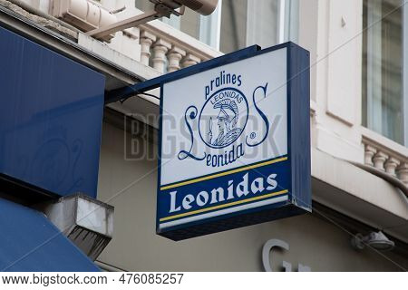 Bordeaux , Aquitaine  France - 05 02 2023 : Leonidas Logo Brand And Sign Text Facade Wall Chain Shop