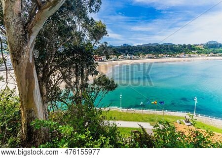 Ribadesella, May 5, 2023. View Of The Tourist Town Of Ribadesella, In Asturias, Spain
