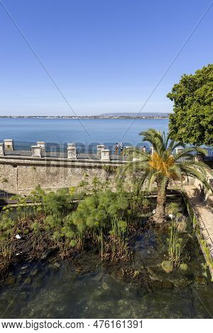 Syracuse, Sicily, Italy - April 29, 2023: Fountain Of Arethusa On Ortygia Island, A Natural Spring O