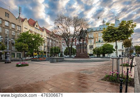 Monument To King Danylo Halytskyi In Lviv