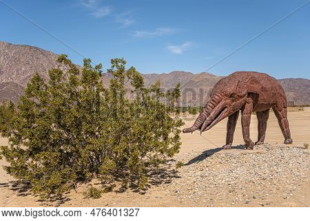Borrego Springs, Ca, Usa - April 24, 2023: Brown Rusted Metal Prehistoric Giant Anteater Mammoth Sta