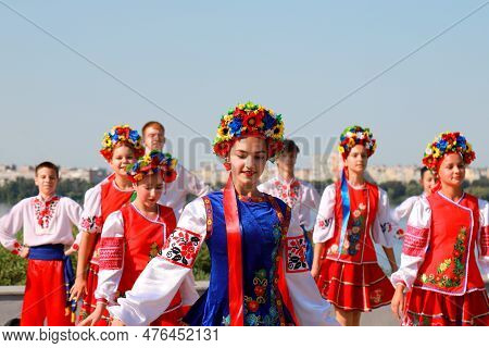 Ukrainian Young Girls Dance National Dance In Folk Costumes, Vyshyvanka, Embroidered Shirts, Indepen