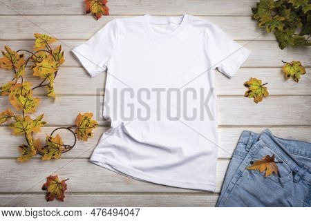 Mock-up Of A T-shirt All-color T-shirts, Digital Mockups, T-shirt In A Regular Size For Both Sexes W