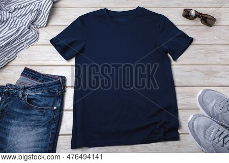 Mock-up Of A T-shirt All-color T-shirts, Digital Mockups, T-shirt In A Regular Size For Both Sexes W