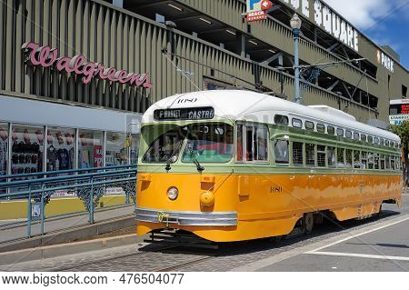 San Francisco, Usa - April, 24, 2016: San Francisco Tram Or Muni Trolley Traveling On The Embarcader