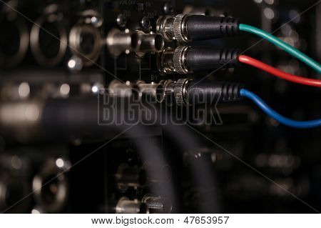 RGB 视频电缆临记录器中。