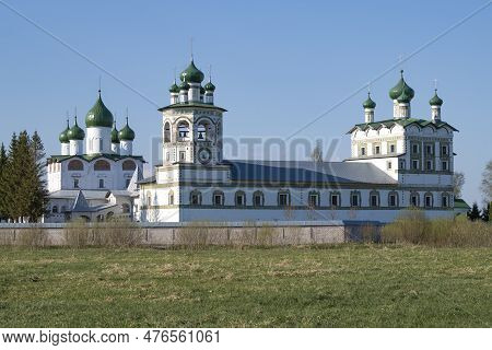 At The Ancient Nikolo-vyazhishchi Monastery On A Sunny April Day. Vyazhishchi. Novgorod Region, Russ