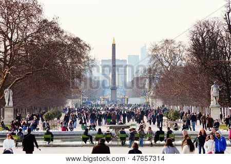 Vista dell'Obelisco e arco trionfale dal giardino delle Tuileries, Parigi