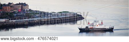 Gourock, Scotland, Uk, February 25th 2023, Caledonian Macbrayne Ferry Arriving At Gourock Following 