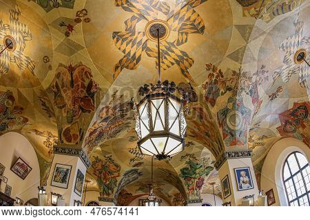 MÜnchen, Germany-april 29, 2023: Interior Of The Famous Staatliches Hofbräuhaus (state Brewery), Or 