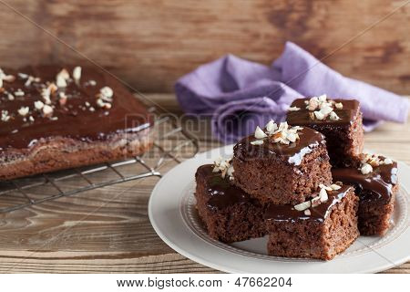 Torta di Pan di zenzero con cioccolato e nocciole