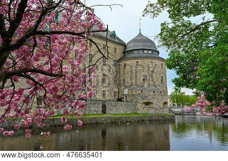 Orebro Castle And Cherry Trees Orebro Sweden May 15 2023