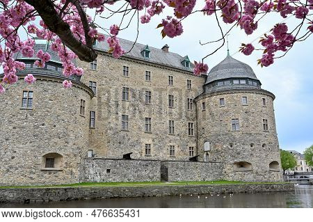 Orebro Castle And Cherry Trees Orebro Sweden May 15 2023