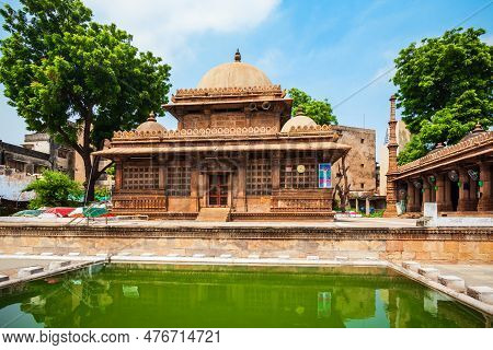 Rani Sipri Ki Masjid Mosque Is A Medieval Mosque In The City Of Ahmedabad, Gujarat State Of India