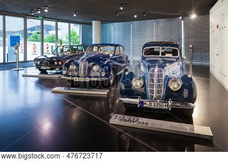 Munich, Germany - July 08, 2021: Bmw 335 1939, Bmw 502 1954 And 3.3 Li 1968 In Bmw Museum In Munich 