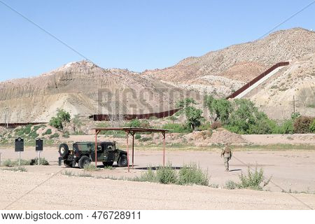 El Paso, Texas, Usa, May 23, 2023: Us Army Humvees Protecting The Us-mexico Border.