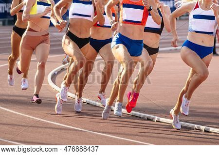 Group Women Runners Athletes Running 800 Metres In Summer Athletics Championships