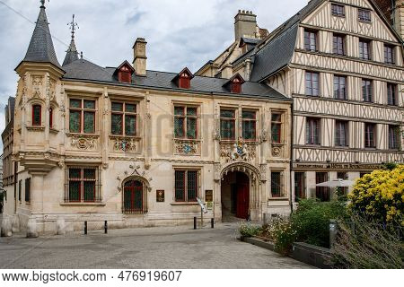 Rouen, France - August 21, 2022: Cityscape Of Rouen. Rouen In Northern France On River Seine - Capit