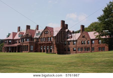 Salve Regina University