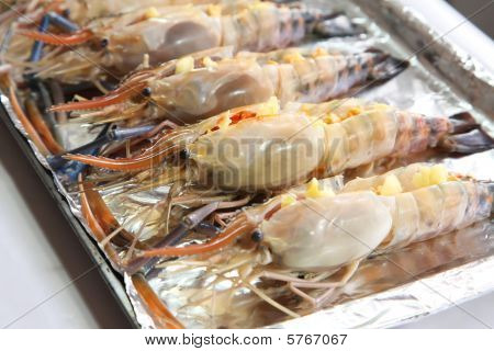 RAW keisarihummerin katkaravut