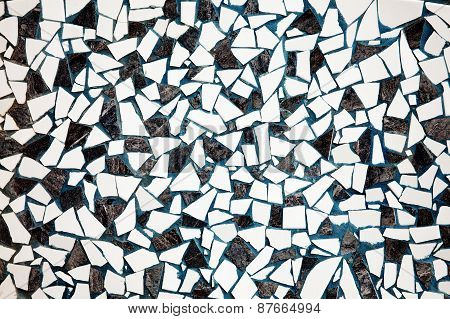 Black and white crazy paving