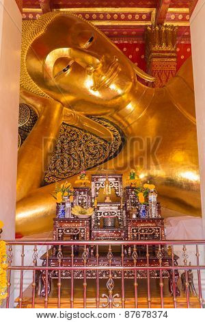 Lie down buddha in the temple