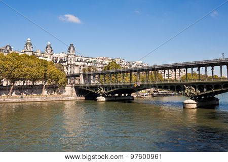 Pont De Bir-hakeim