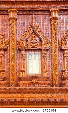 A janela do templo tailandês