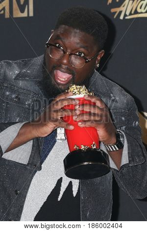 LOS ANGELES - MAY 7:  Lil Rel Howery at the MTV Movie and Television Awards on the Shrine Auditorium on May 7, 2017 in Los Angeles, CA