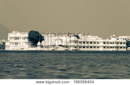 Lake palace view in lake pichola in Udaipur, Rajasthan