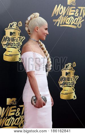 LOS ANGELES - MAY 7:  Carly Aquilino at the MTV Movie and Television Awards on the Shrine Auditorium on May 7, 2017 in Los Angeles, CA