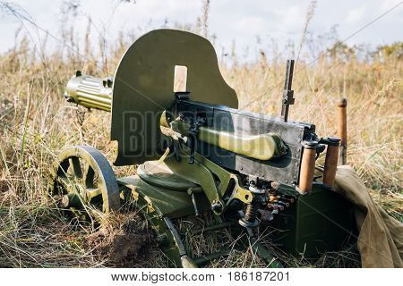 Dyatlovichi, Belarus - October 1, 2016: Maxim's Machine Gun Model 1910 30 On A Wheeled Vladimirov's Mount. PM M1910 Was A Heavy Machine Gun Used By The Imperial Russian Army During WW I And Red Army During Russian Civil War And World War II