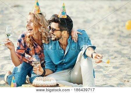 Love Couple Birthday On Th Beach