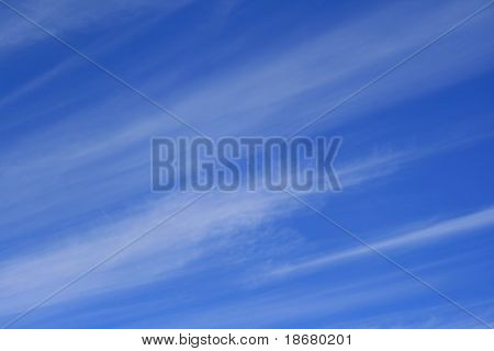 天空和云为背景