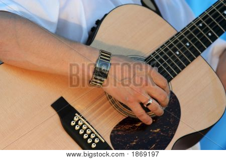 Hand van gitarist