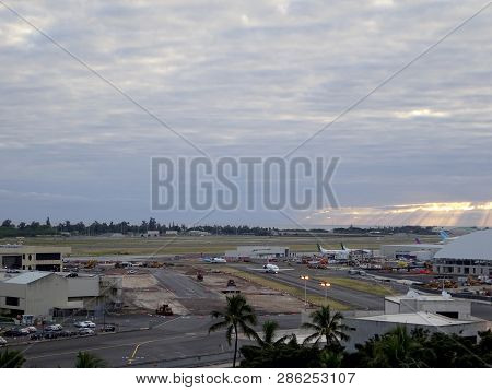 Honolulu - January 25, 2015: Aerial View Planes Moving Along The Runway At The Honolulu Internationa