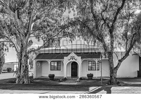 Loxton, South Africa, August 7, 2018: A Street Scene With A Lodge In Loxton In The Northern Cape Pro