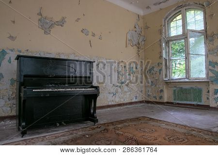 Ruins Of Beelitz-heilstätten Lost Place Berlin Brandenburg;