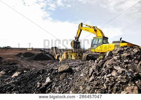 Open Pit Manganese Mining And Equipment