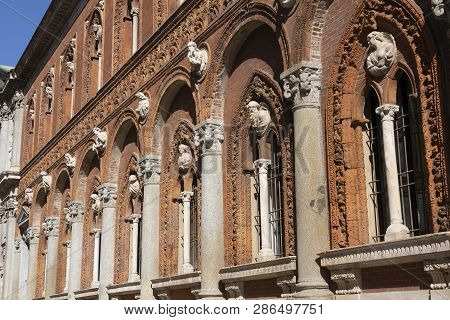 Milan, Lombardy, Italy: Ca Granda, Historic University