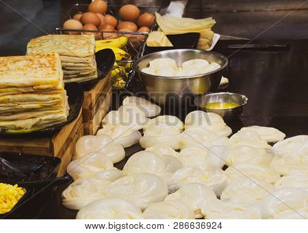 Making Of Roti Canai, Cooking Process, Indian Traditional Street Food
