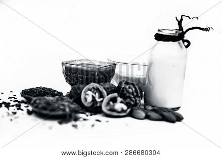 Close Up Of Face Mask Or Face Pack Of Walnut Along With Flax Seed Or Alsi, Almonds,yogurt And Milk I