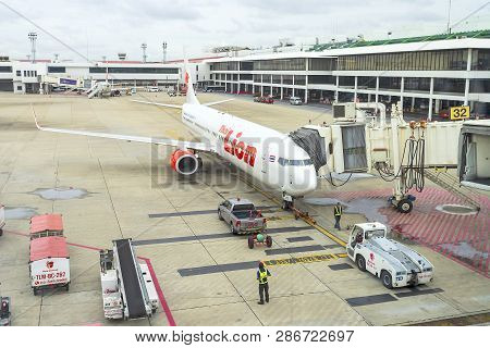 Bangkok, Thailand - August 19, 2018 : Airbus 320 Thailionair, Thailand Low-cost Airline Arrived At D