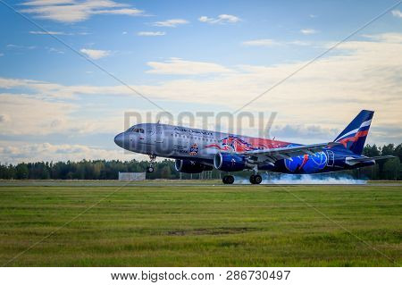 The Aircraft Is Landing. Airbus A320 Aeroflot. Pulkovo Airport. Official Summer Spotting At Pulkovo 