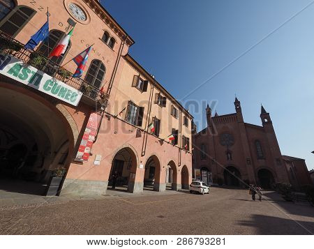 Piazza Risorgimento Square In Alba