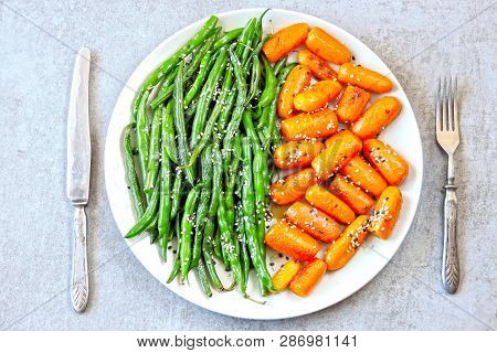Healthy Food On A Plate. Green String Beans And Baby Carrots, Cooked On The Grill. Vegan Lunch. Usef