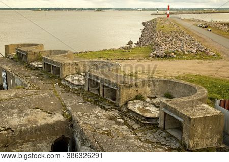 Kronstadt, St. Petersburg, Russia. 5 Juny 2016. View Of The Fortifications Of Fort "constantine" In 