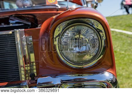 Saint Clair Shores, Michigan / Usa - 09-21-2020: 24Th Annual Waterfront Car Show Presented By The Vi