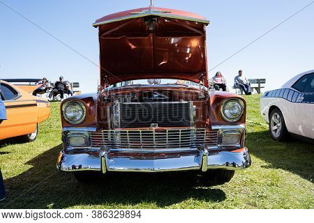 Saint Clair Shores, Michigan / Usa - 09-21-2020: 24Th Annual Waterfront Car Show Presented By The Vi
